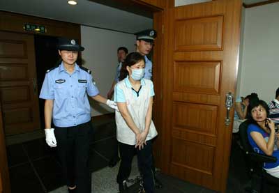 雇凶打死嫖客 卖淫女受审