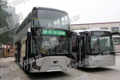 新型双层公交车都装空调 年内200辆车开专线