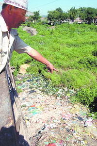 污水垃圾污染南沙河上游河道