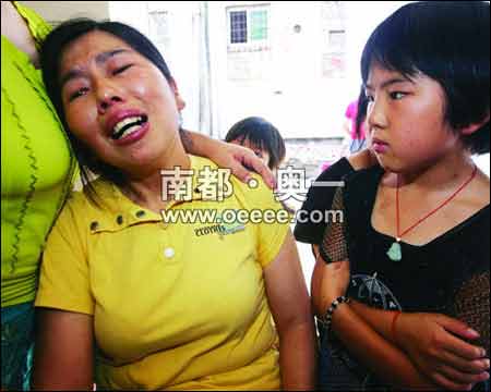 广州无证<em>鞋厂</em>条件恶劣 男子<em>工作</em>21小时猝死(图