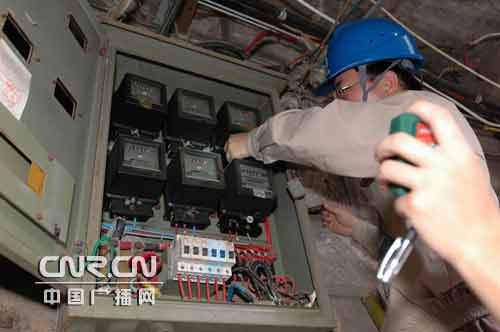 私自改装电表 一居民九成用电偷窃来
