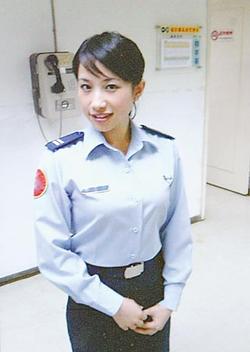 台美女军官网上公布性感照片点阅人数破万(图)