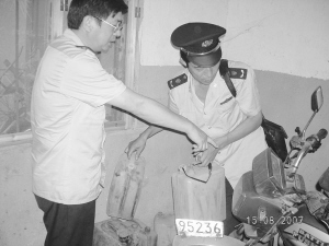 蜂蜜怎么像啤酒 原来是掺水太多