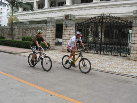 家住福州 澳门求学的小吴 是澳门大学生自行车