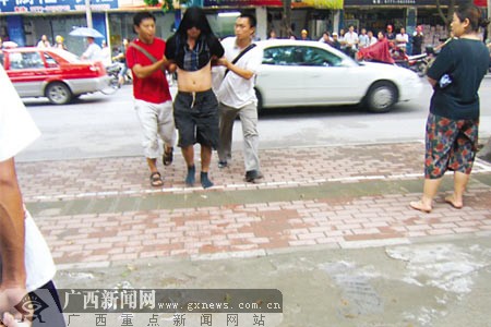 让娄阿鼠无处遁形 南宁巡警5天抓47名盗窃嫌