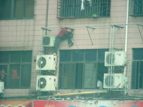 高空作业向不系安全带说不