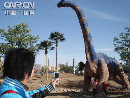 新疆侏罗纪公园仿真恐龙再现古代恐龙印记