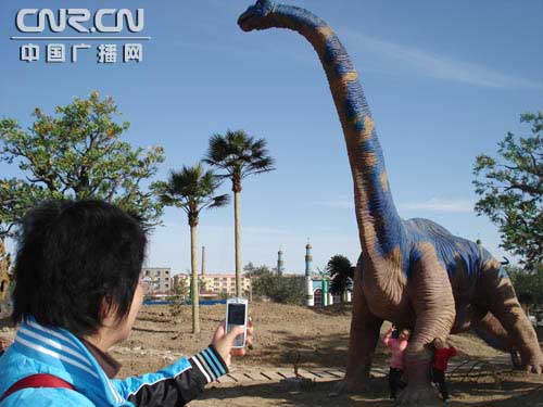 新疆侏罗纪公园仿真恐龙再现古代恐龙印记