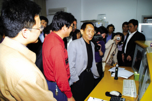 袁隆平喜看袁隆平星