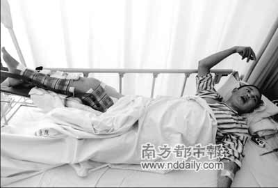 治安员驾摩的载客 遭其他治安员持棍追赶