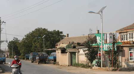 旅顺农村有了太阳能路灯(图)