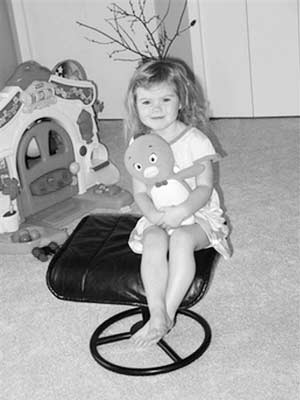 小飞机坠毁山区冰河 3岁女孩奇迹幸存(图)