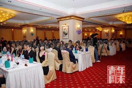 ��У�ٰ���������Գ�ʦ�й�������У��