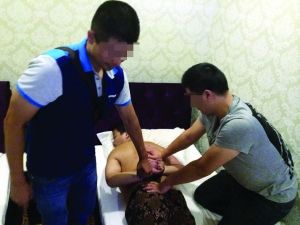 男子想杀人放火砍死邻居焚尸