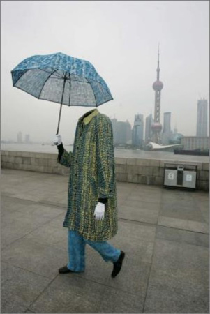 图文:神秘人惊现上海外滩