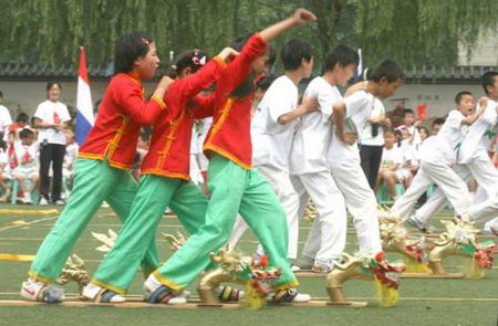 图文:旱地龙舟_新闻中心_新浪网