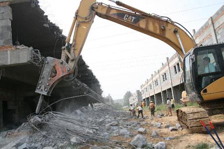 组图:郑州大规模拆除违法建筑