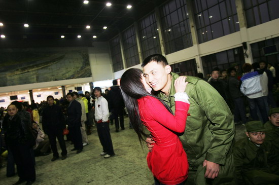 图文:新兵连开赴北京