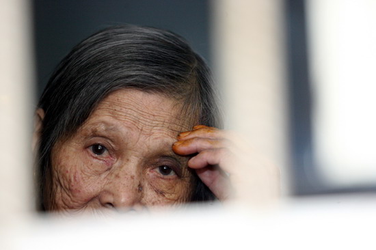 图文:中秋空巢老人盼团圆