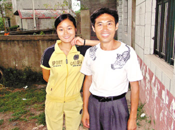 女孩捐肾救父高考获加分续:中央机关捐款(图)