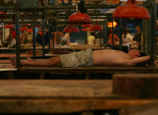 图文:代宰商提价 肉档停业抗议