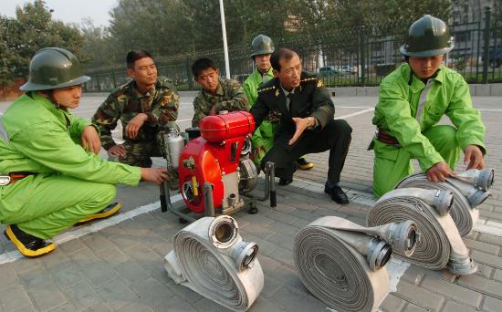 图文:农民义务消防队:农村灭火及时雨(1)