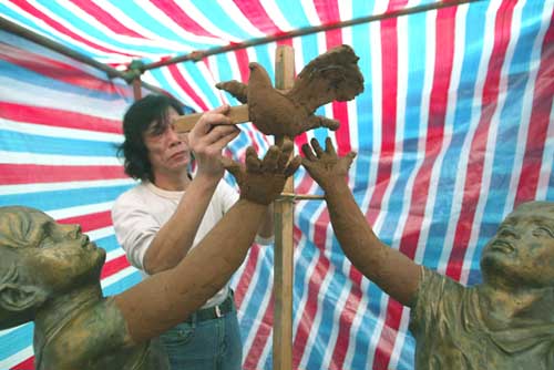 图文:和平天使成断臂维纳斯追踪