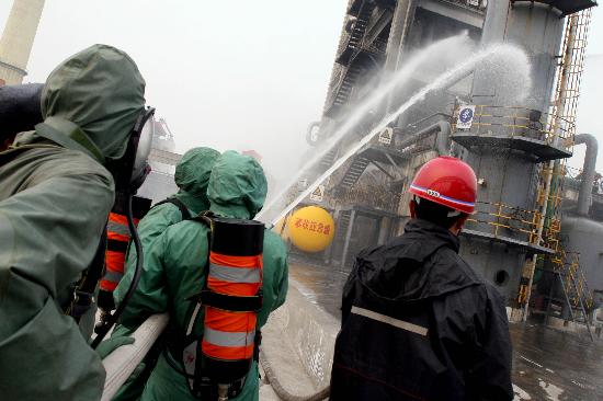 图文:山西运城举行突发环境污染事件应急演练