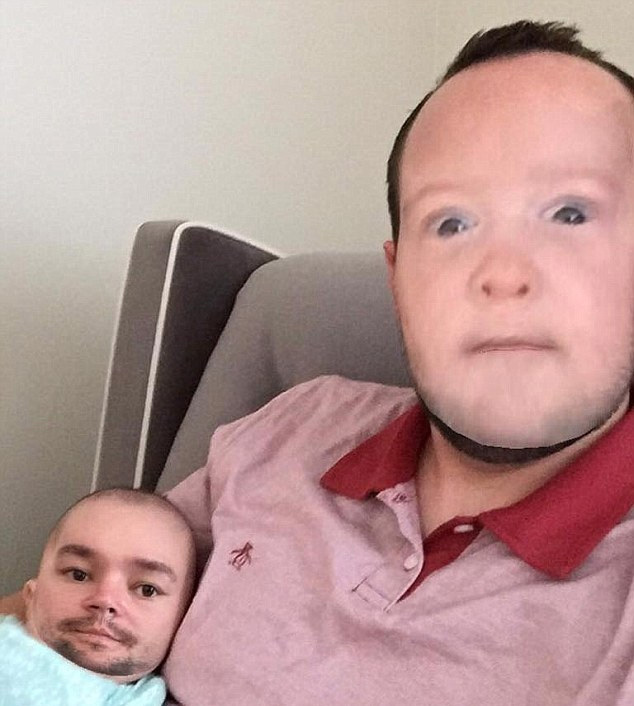 今年圣诞,歪果仁网友集体玩起了换脸游戏(组图)