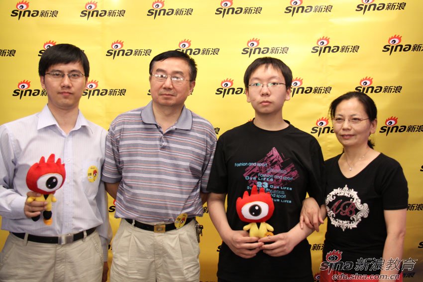 宁少阳与人大附中老师们合影