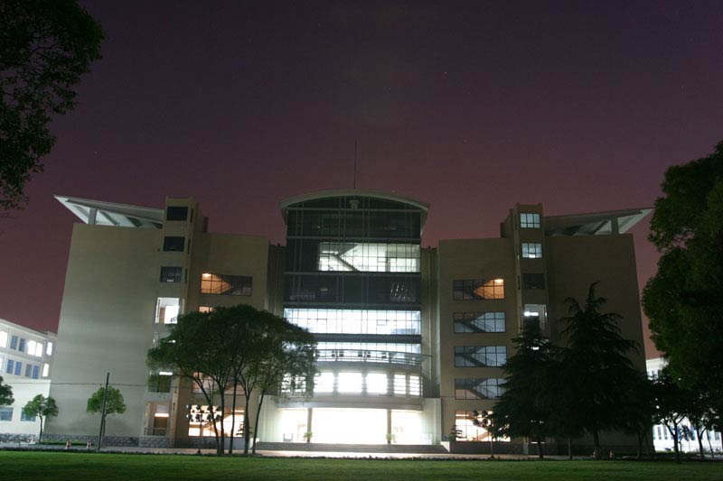 华东船舶工业学院(1993～2003),2004年更名为江苏科技大学