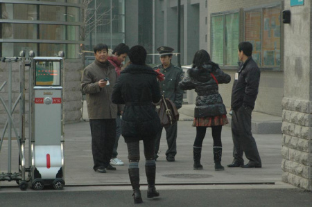 某市有人口100万人_记者直击 2010年国家公务员考试现场