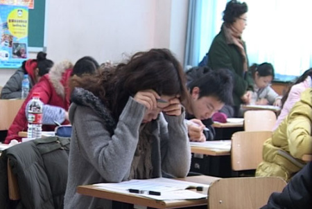 某市有人口100万人_记者直击 2010年国家公务员考试现场