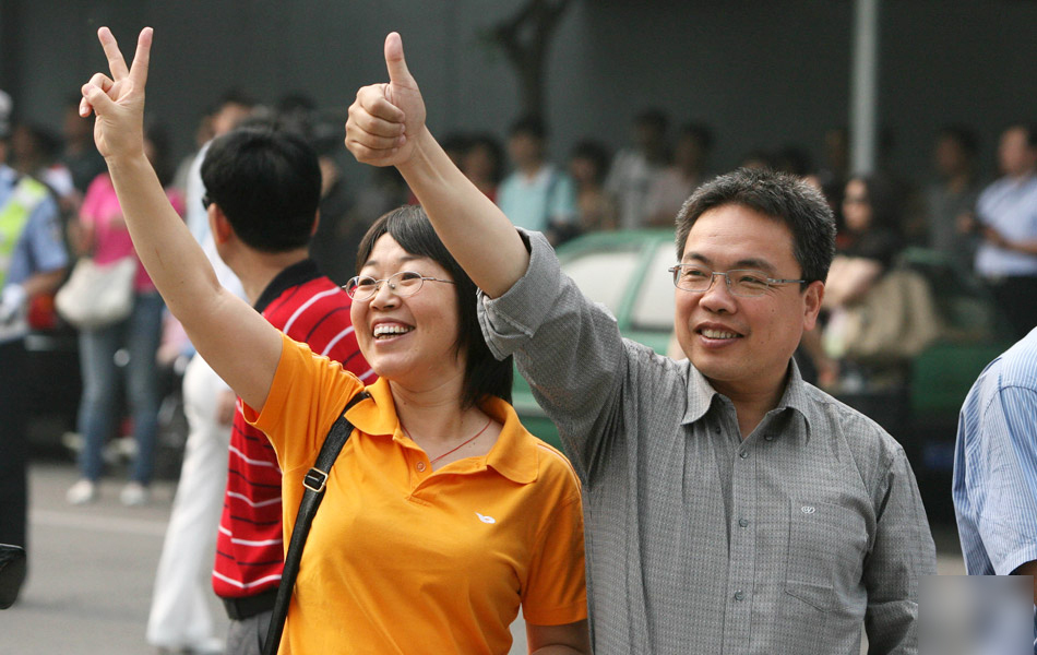 高考图片特别策划:考场之外 - 新闻中心 - 佛山信