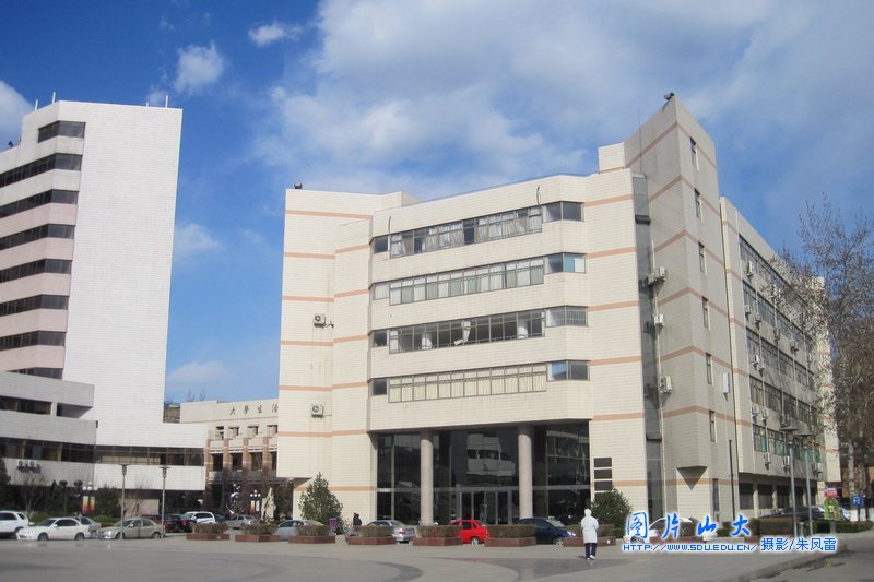 山东大学千佛山校区美景:喷泉