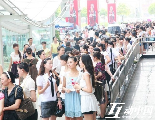 南航空姐招聘_南航在长春招聘空姐(5)