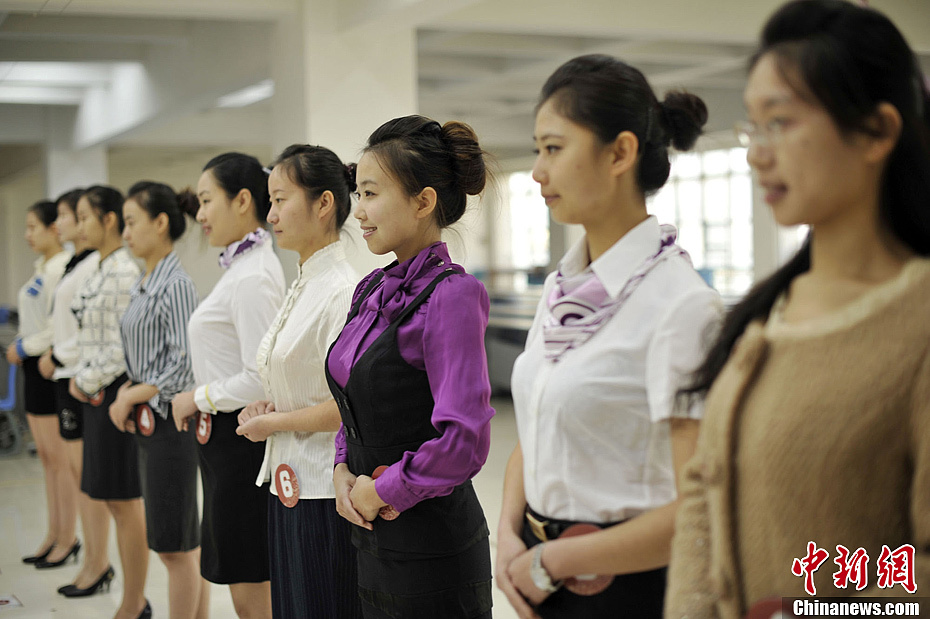 <em>山西财经大学</em>90后<em>美女</em>俊男大学生竞聘空乘 