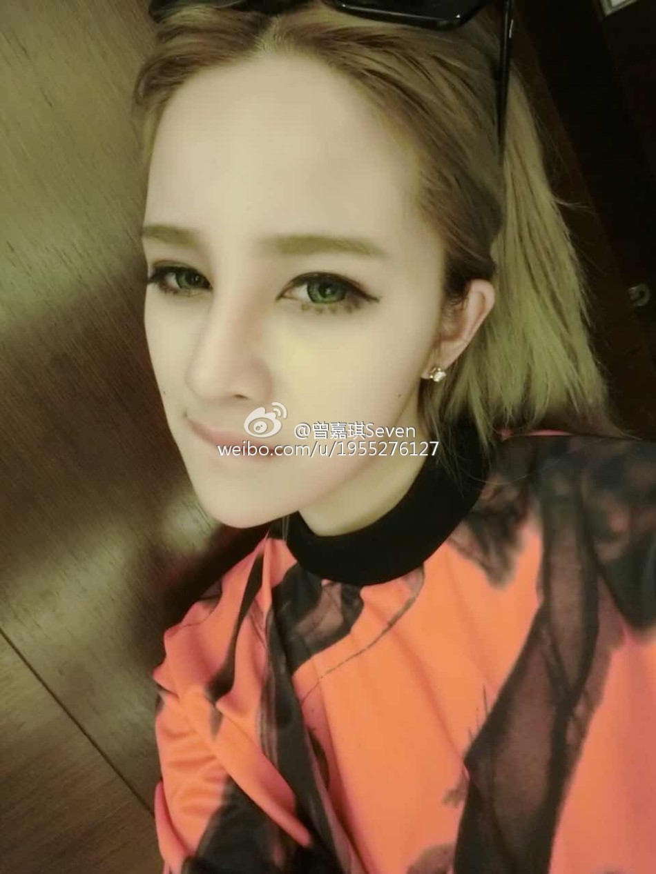 中德混血校花曾嘉琪性感自拍照 宅男热捧