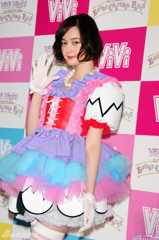 日本时尚模特图 611_166486_864300.jpg