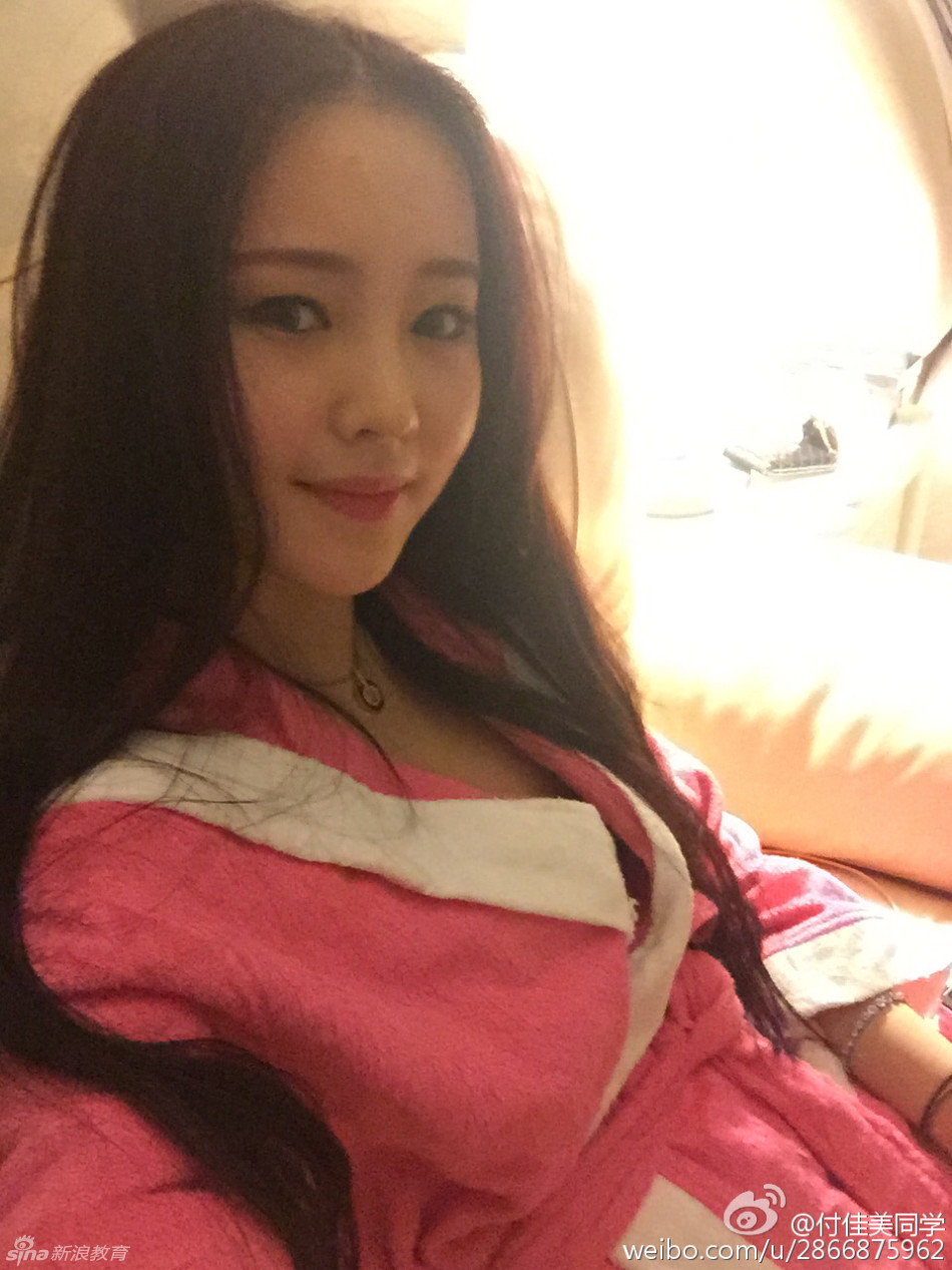 付佳美拥有178的傲人身高,她性格温顺,柔美动人,恍如画中来,加之她
