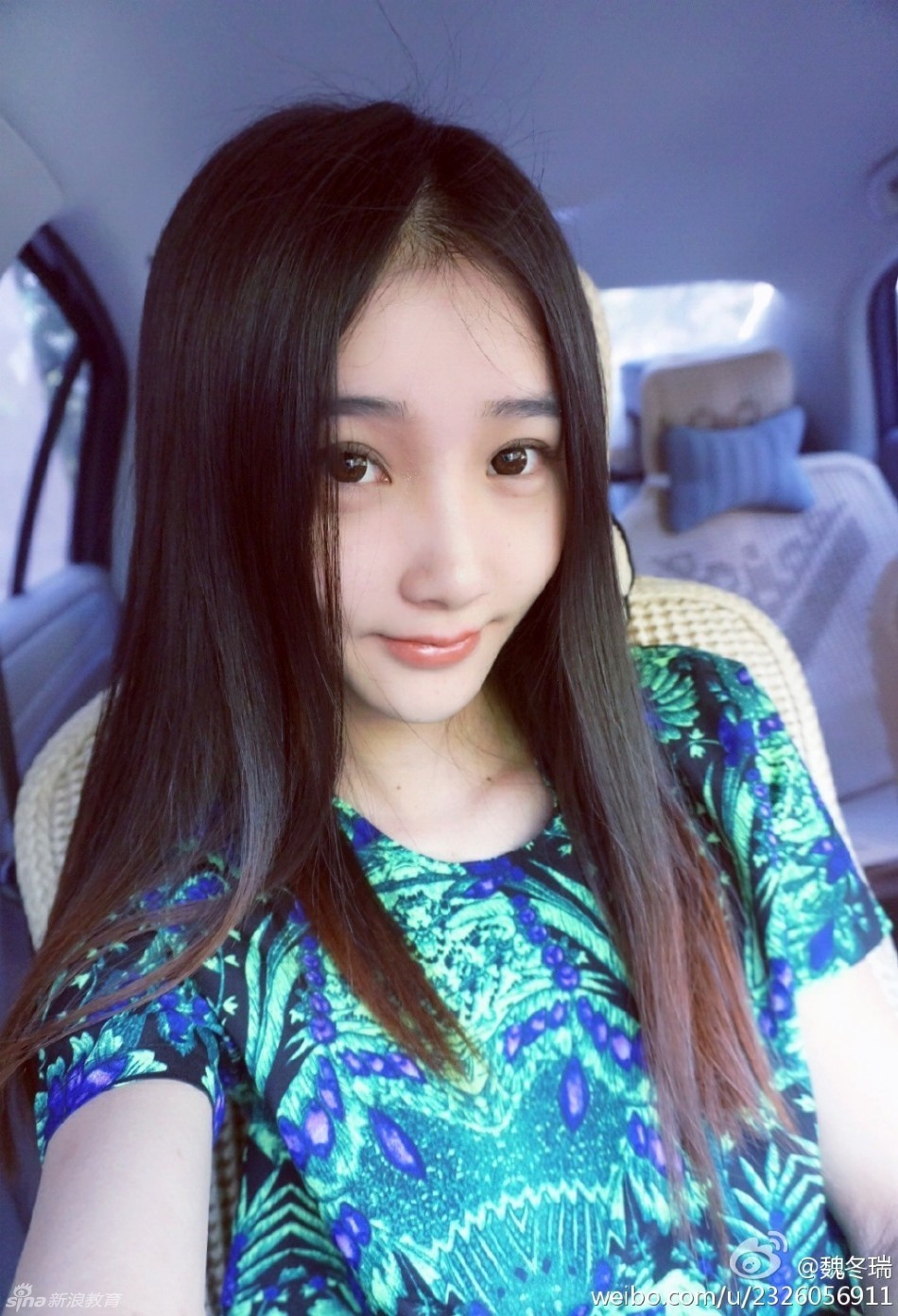 组图:川大23岁女生被赞惊为天人引轰动