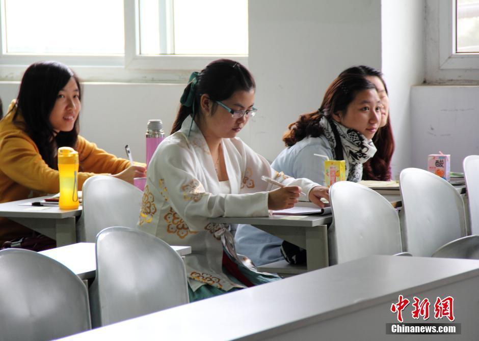 汉服上课穿搭图片女生,汉服上课穿搭图片女生可爱