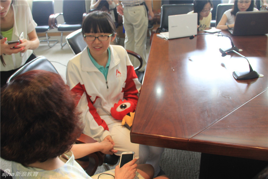 组图:2015年北京理科状元是萌妹 网友称颜值高