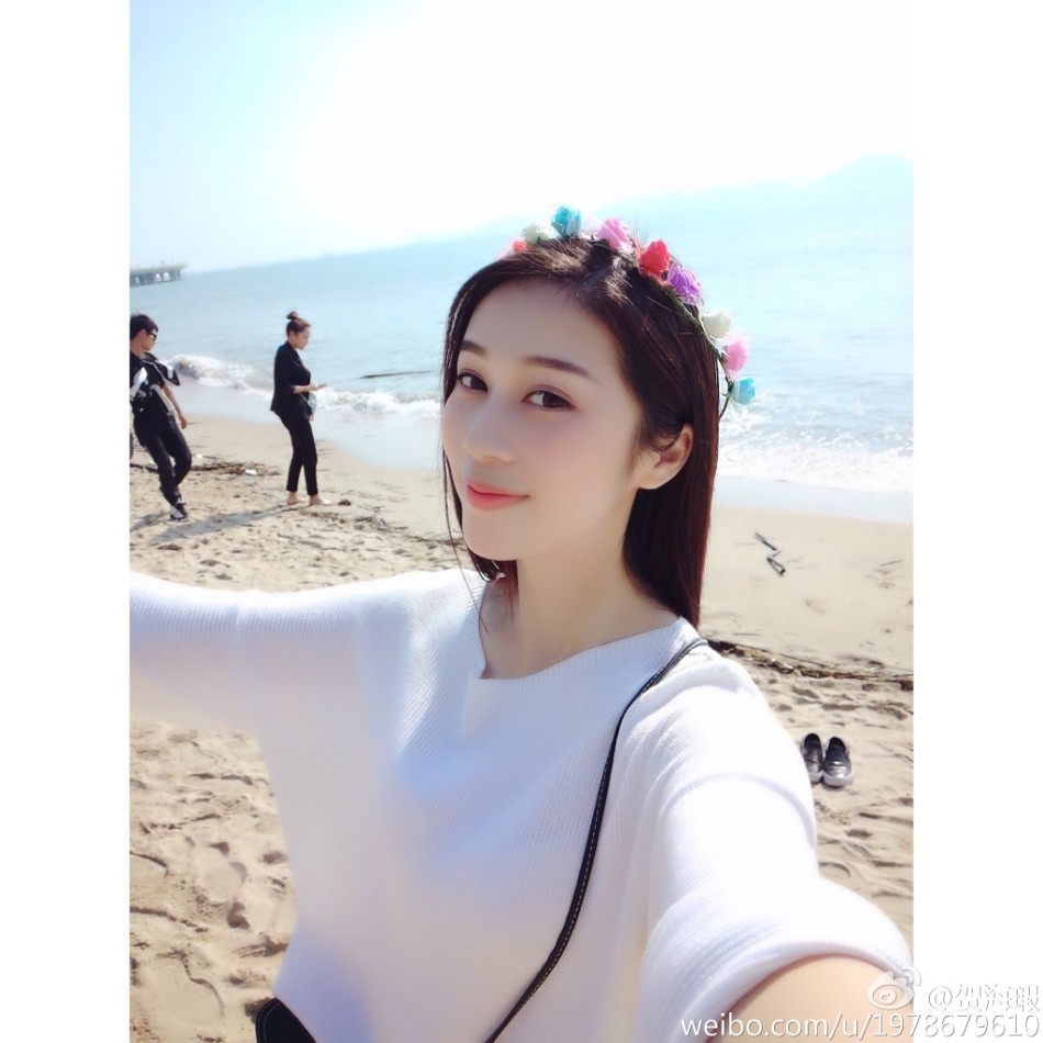 组图:辽大校花晒私照 高雅冷艳文艺范十足