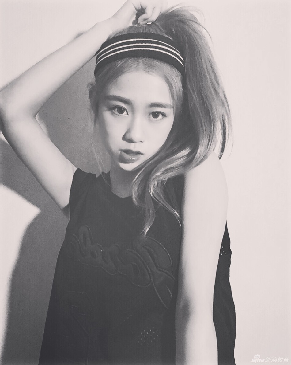 东北师大校花晒阳光写真 元气十足美少女