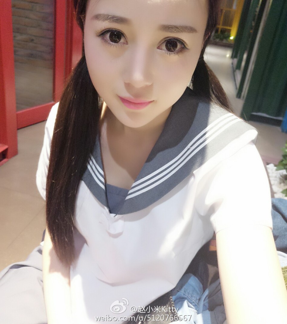 天津师大校花风情写真 s型身材晒事业线