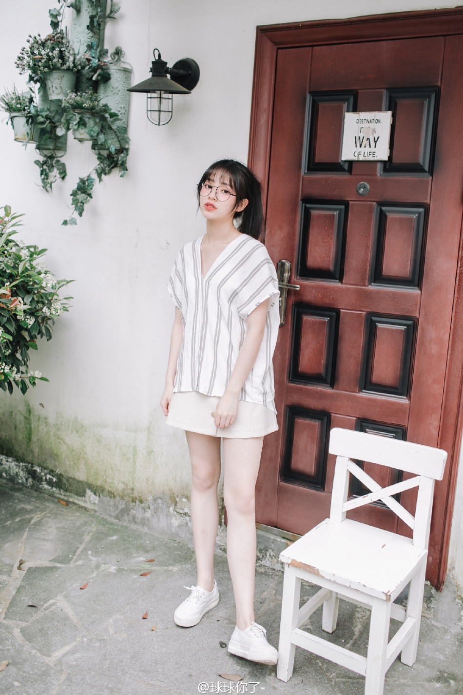 组图:沈音校花晒唯美写真 肤白如脂清新自然