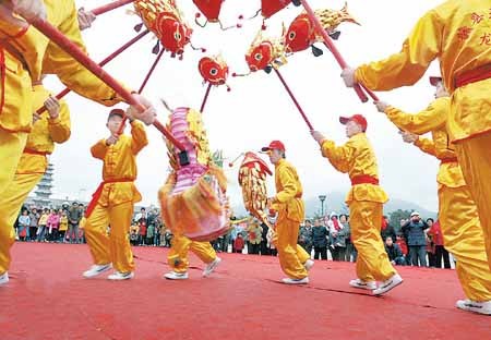 全世界客家人人口_世界客家播迁路活动具茨山轩辕庙采圣土(3)
