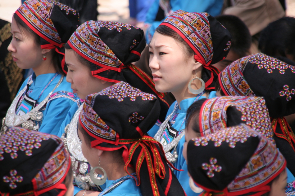 中国少数民族人口最少的民族_中国少数民族中人口最少的是哪一个民族(2)