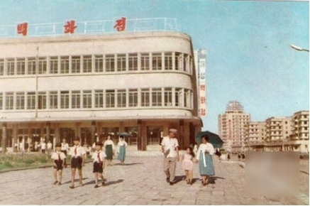 平壤人均gdp多少_1972年黄金时代的朝鲜实拍(3)